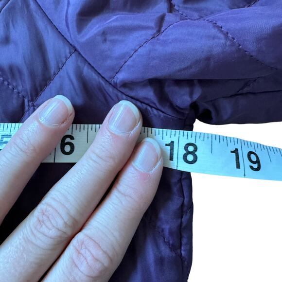 The North Face Lightweight Quilted Jacket Purple - Picture 9 of 11